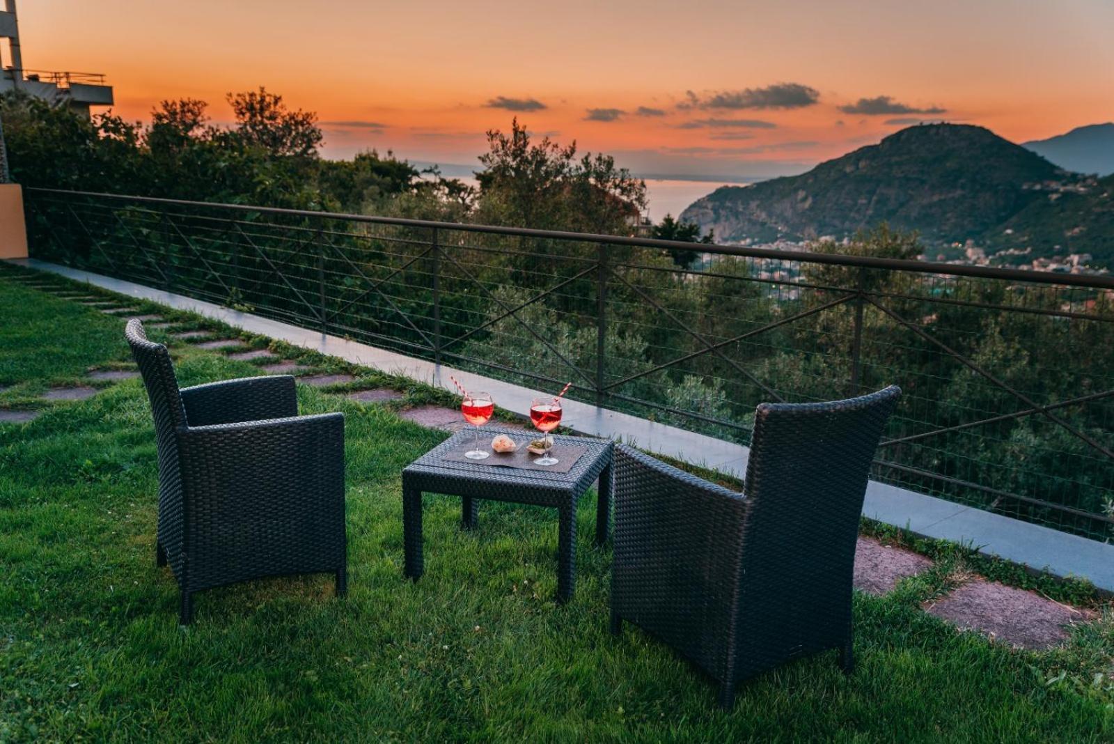 Villa Fanella, Independent House Between Sorrento & Amalfi ปิอาโนดิซอร์เรนโต ภายนอก รูปภาพ